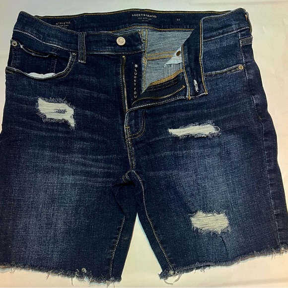 LUCKY BRAND Cut off, Athletic Straight Cut, Jean Shorts. Excellent Condition! - Picture 1 of 6